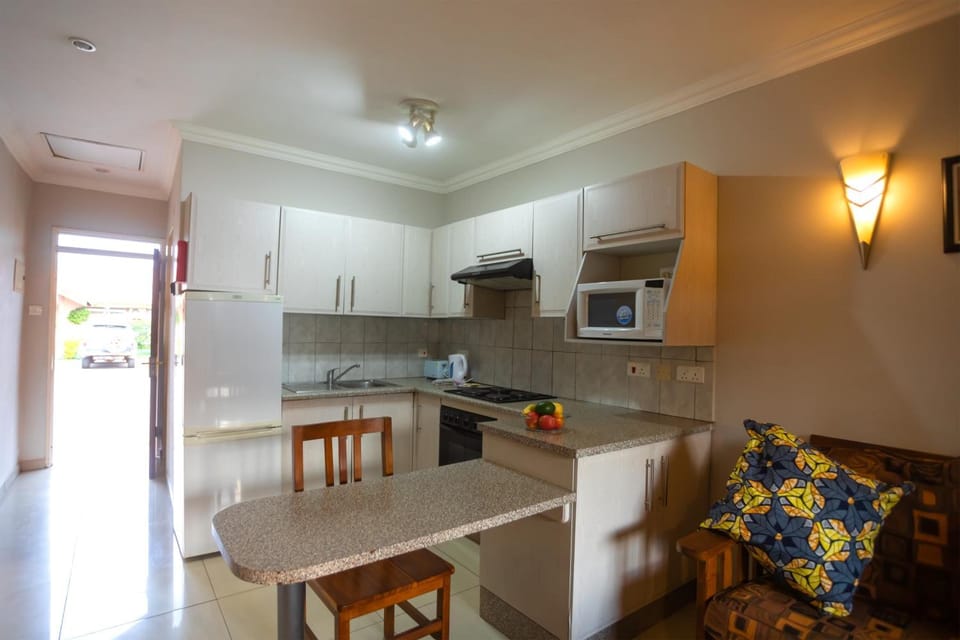 Premier Apartment, 1 Bedroom | Private kitchen | Full-size fridge, microwave, oven, stovetop