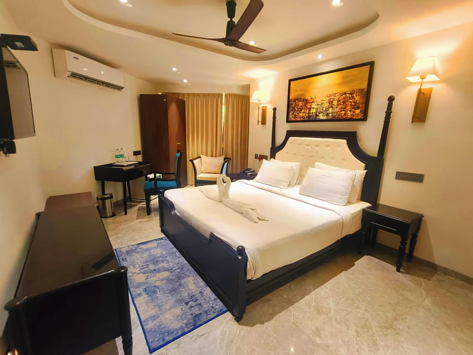 Deluxe Room | Egyptian cotton sheets, premium bedding, minibar, in-room safe