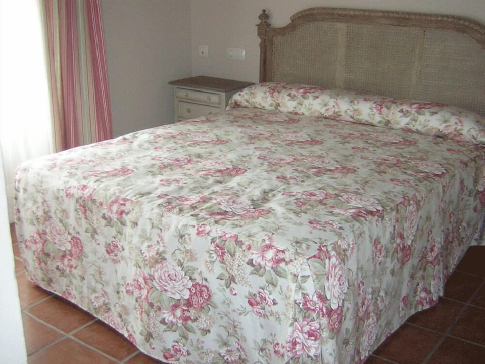 Double Room | Premium bedding, free cribs/infant beds, rollaway beds, free WiFi