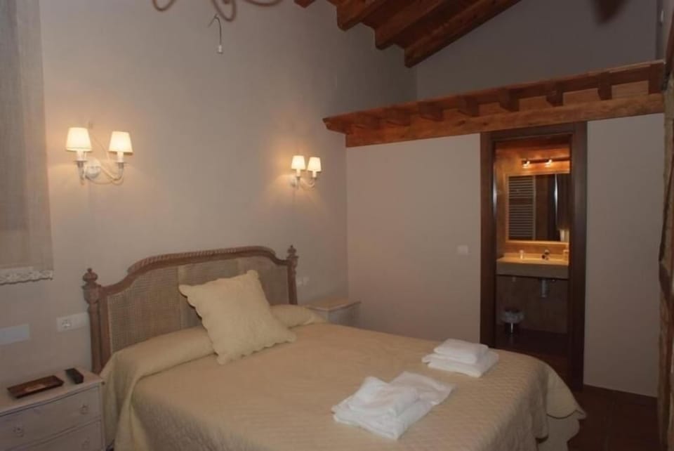Premium bedding, free cribs/infant beds, rollaway beds, free WiFi
