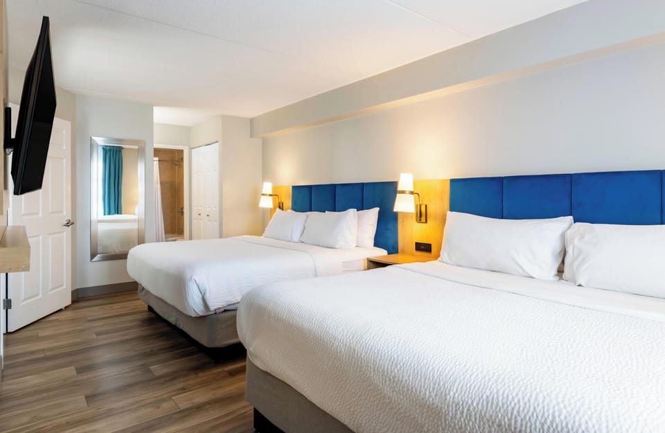 Suite, 1 Bedroom, Kitchen | Desk, laptop workspace, blackout drapes, iron/ironing board