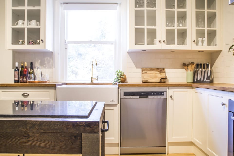 2-Bedroom Cottage | Private kitchen | Full-size fridge, microwave, oven, stovetop