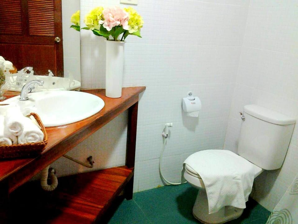 Shower, towels