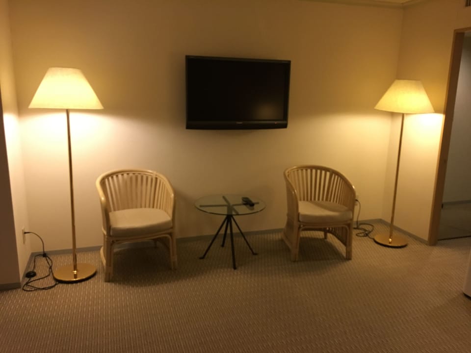 Semi Suite Room | Free WiFi