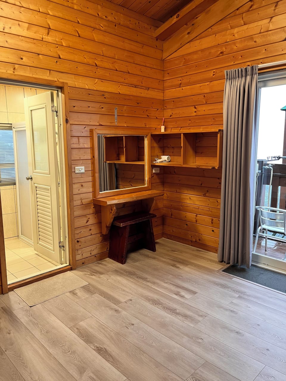 Family Quadruple Room, 2 Queen Beds | Bathroom | Shower, hair dryer, towels, shampoo