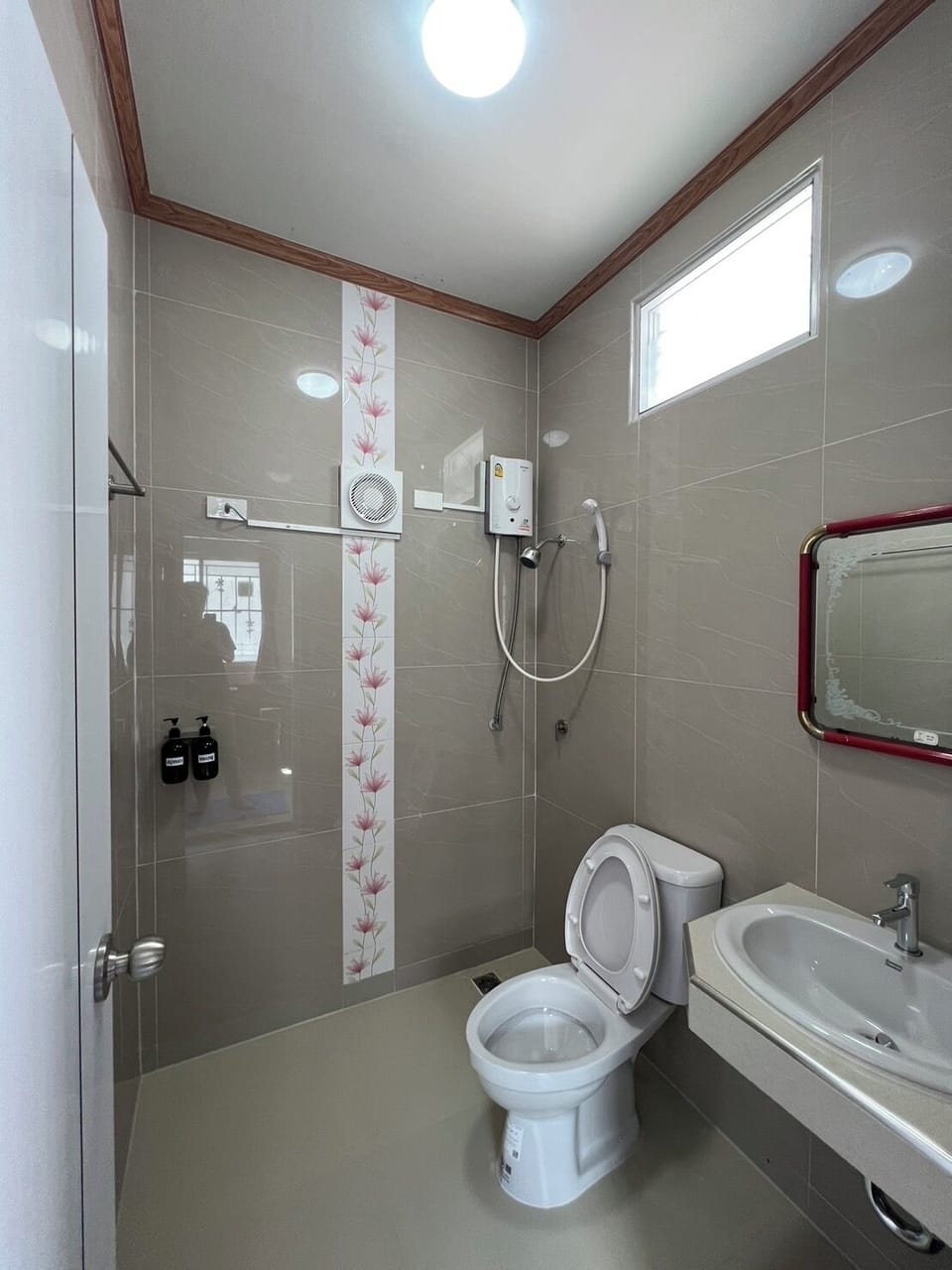 New Deluxe Double Room | Bathroom | Bidet, towels
