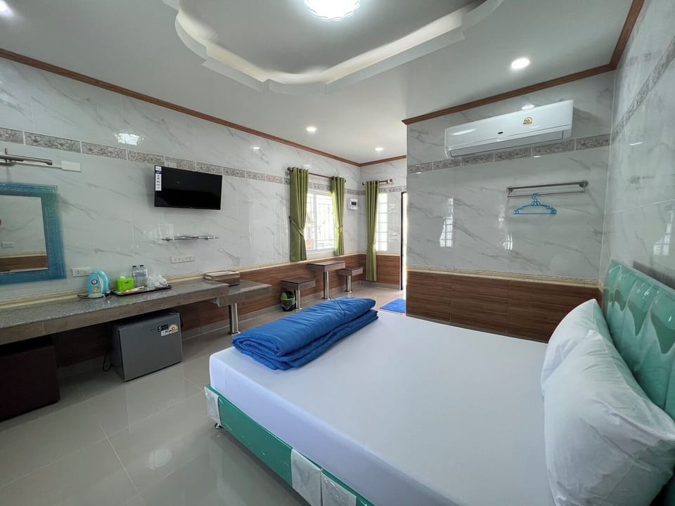 New Deluxe Double Room | Free WiFi