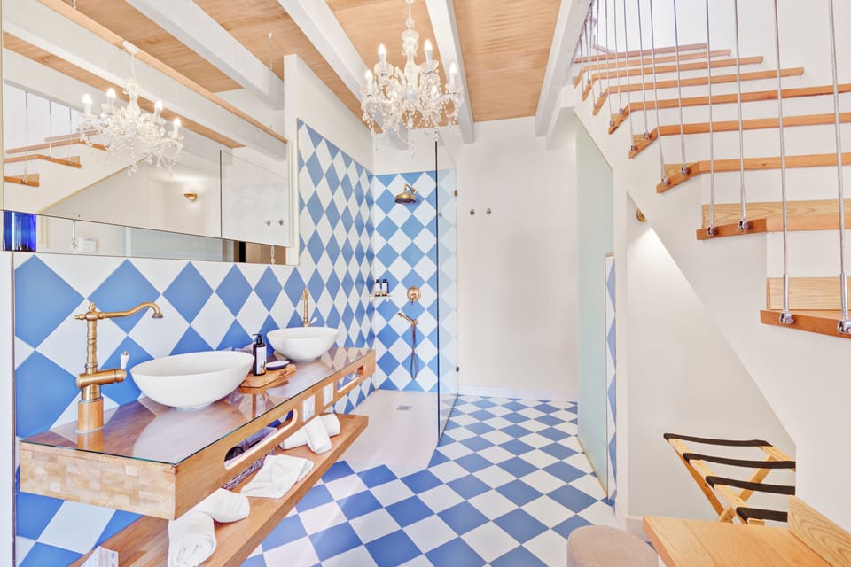 Superior Double Room, Terrace | Bathroom | Free toiletries, hair dryer, bathrobes, towels