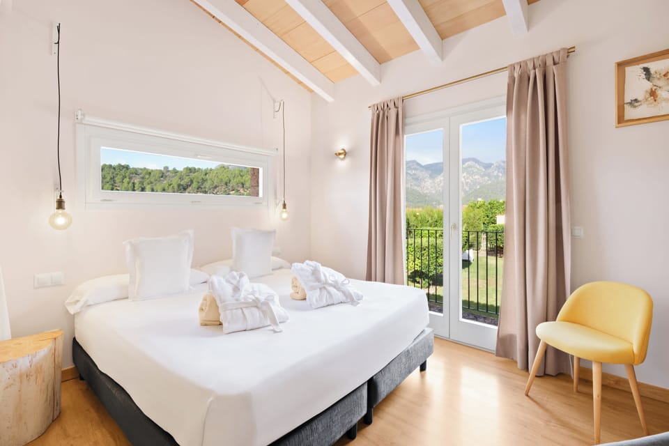 Superior Double Room, Terrace | Down comforters, minibar, in-room safe, desk