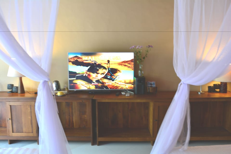 Family Suite, 2 Bedrooms, Refrigerator, Garden View | 1 bedroom, Egyptian cotton sheets, premium bedding, pillowtop beds