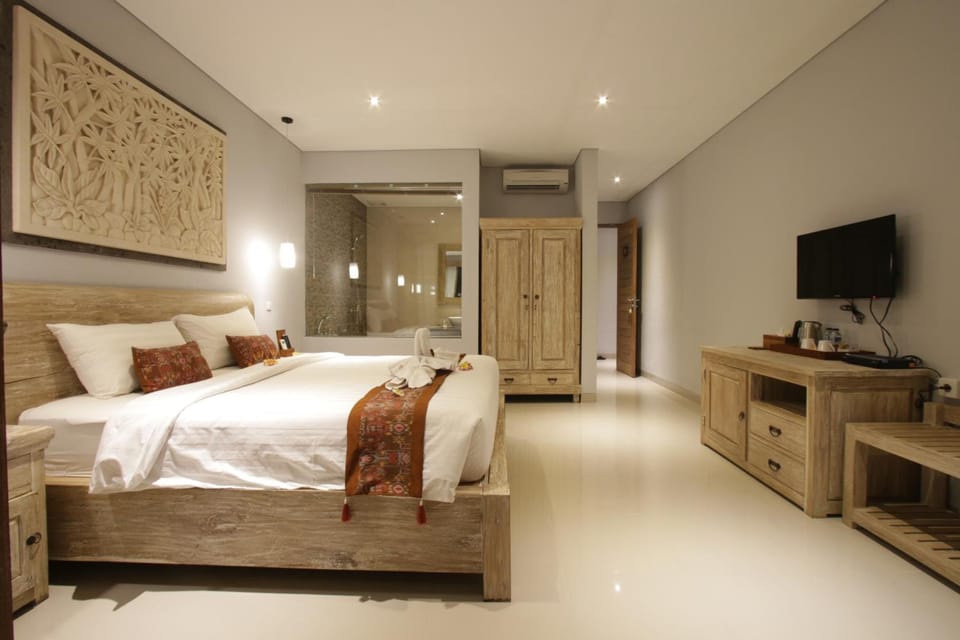 In-room safe, desk, soundproofing, rollaway beds