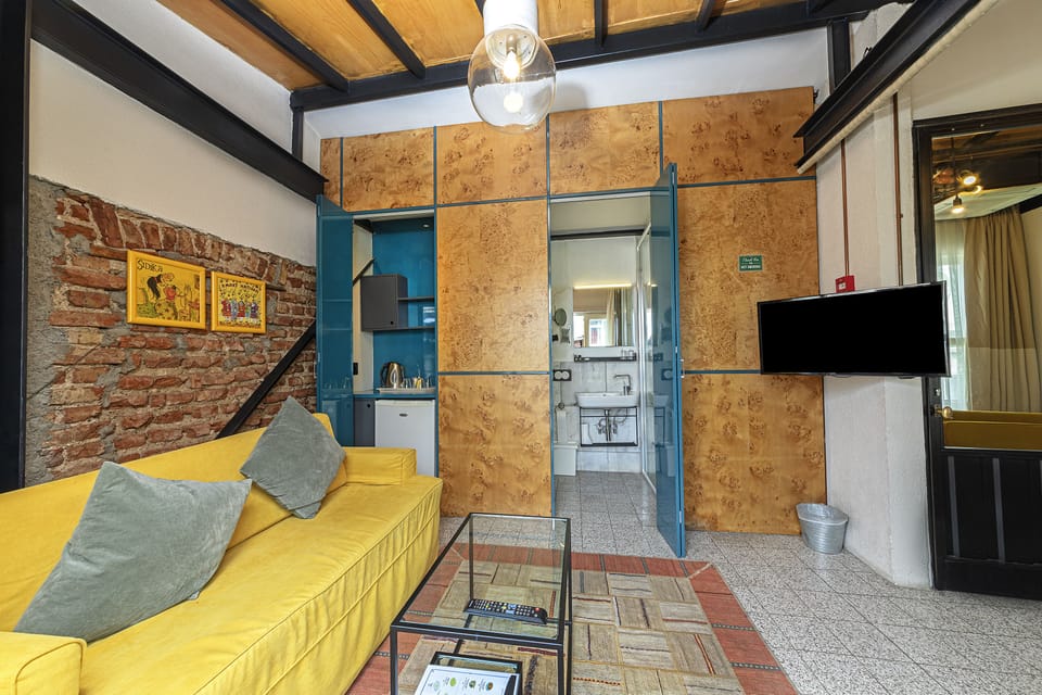 1 bedroom, premium bedding, minibar, in-room safe