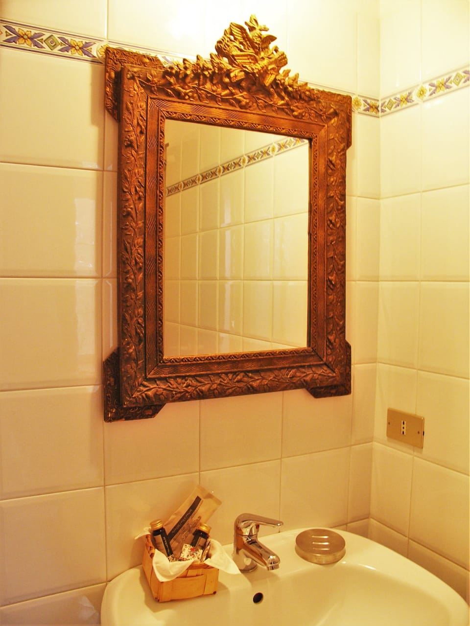 Double Room | Bathroom sink