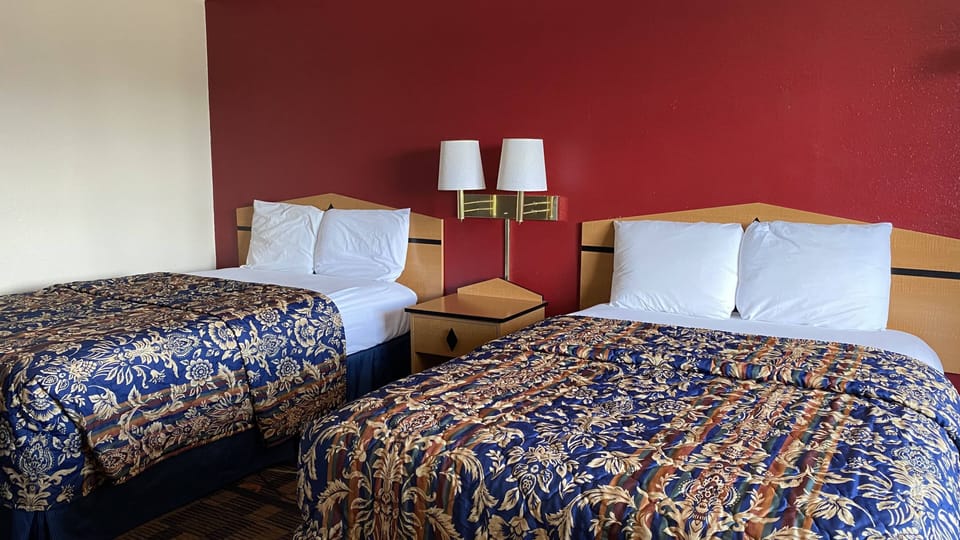 Double Room, 2 Double Beds | Desk, WiFi (free), bed sheets