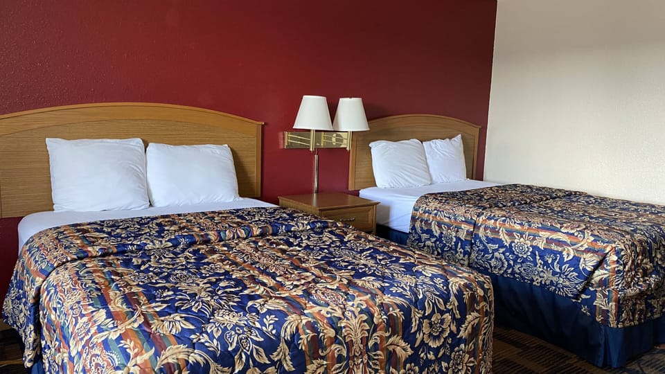 Double Room, 2 Double Beds | Desk, WiFi (free), bed sheets