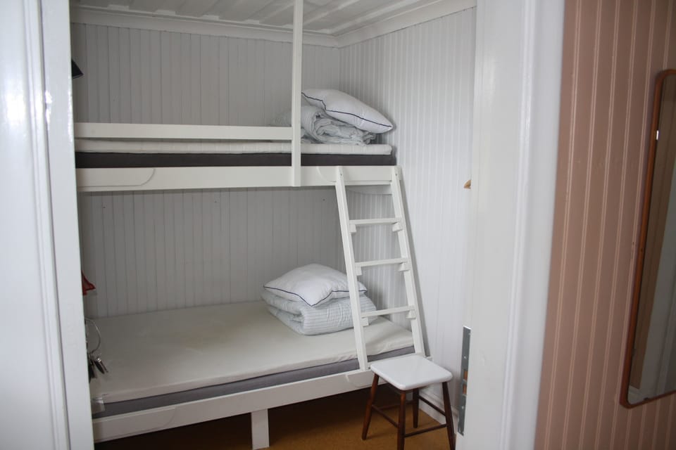 Economy Double Room, Shared Bathroom | WiFi (free)