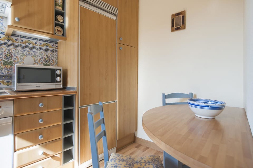 Apartment, 2 Bedrooms, Terrace | Private kitchen | Fridge, microwave, oven, stovetop