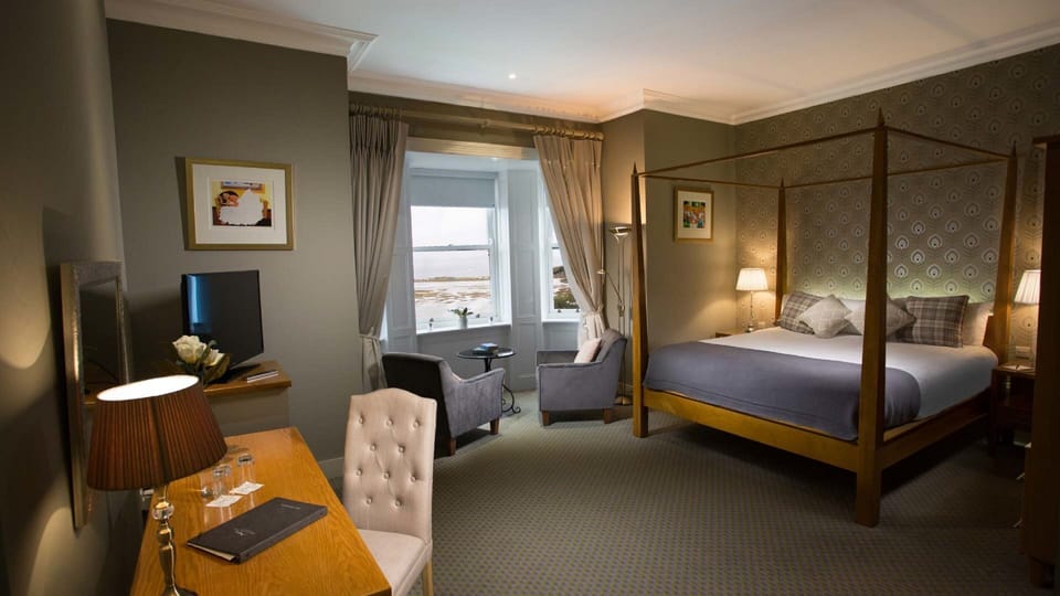 Deluxe Double Room | In-room safe, desk, iron/ironing board, free WiFi