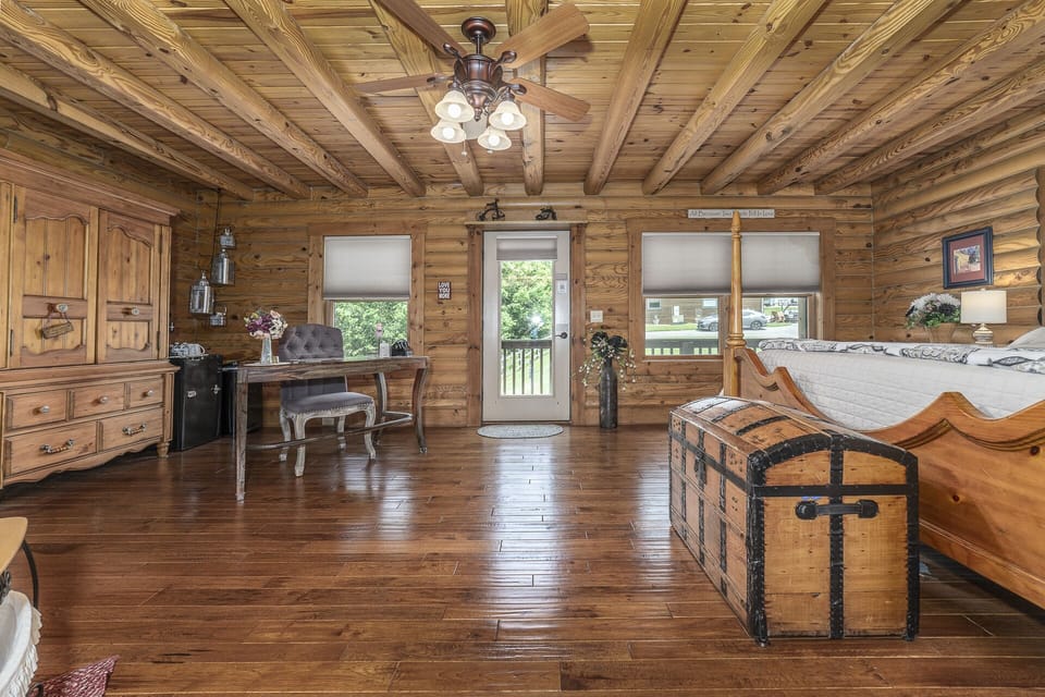 Deluxe Room, Ensuite, Mountain View (Lavista Suite)
