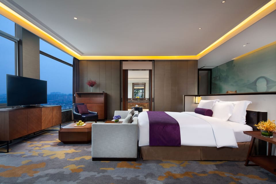 Suite, 1 Bedroom (Dining Area) | Down comforters, minibar, in-room safe, desk
