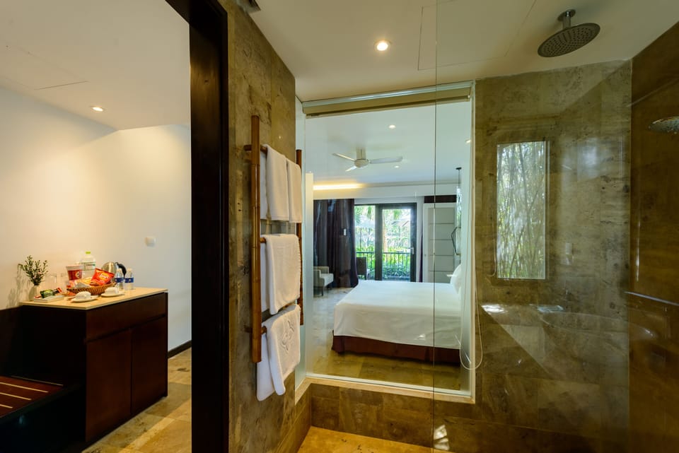 Premium bedding, minibar, in-room safe, blackout drapes