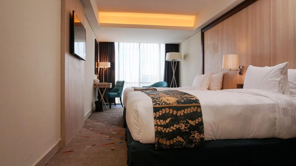 Deluxe Twin Room | In-room safe, desk, blackout drapes, free WiFi