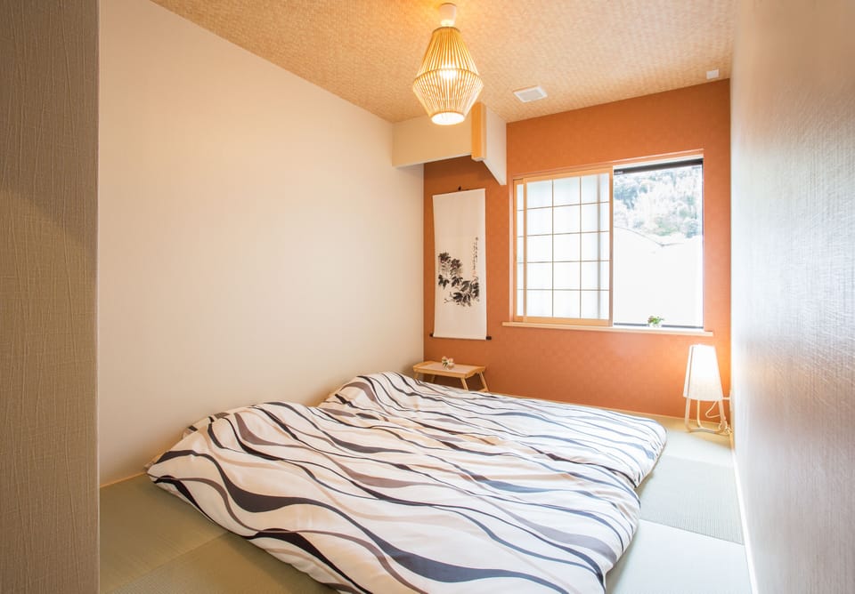 3 bedrooms, in-room safe, blackout drapes, soundproofing
