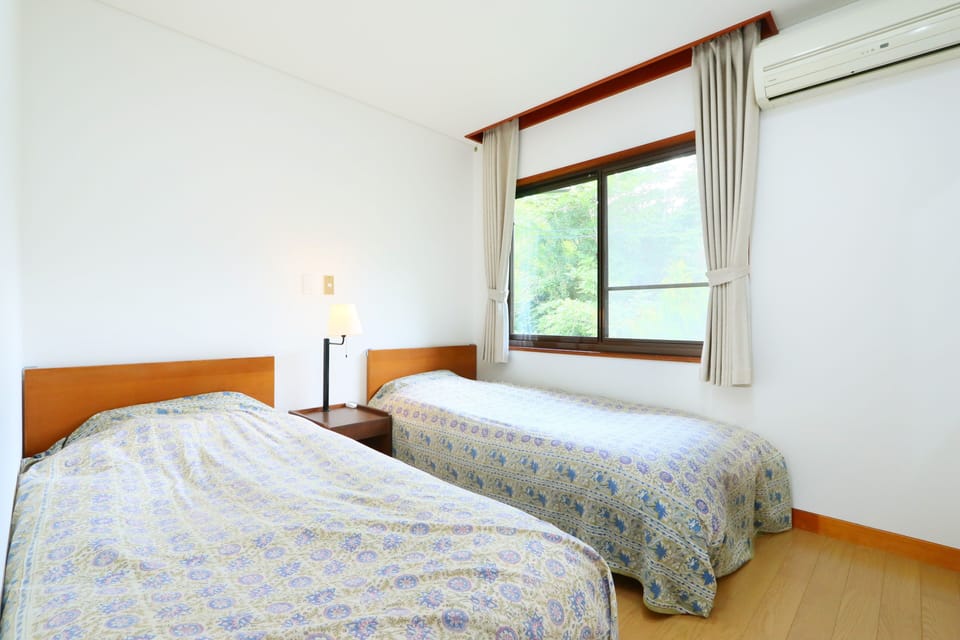 Twin Room, Mountain View | Free WiFi