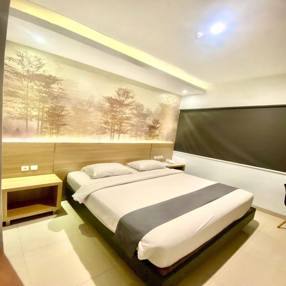 Deluxe Double Room | Premium bedding, in-room safe, desk, soundproofing