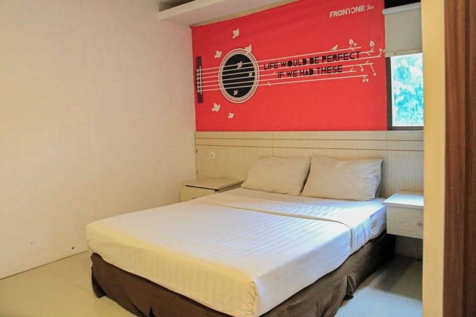 Superior Queen Bed | Premium bedding, in-room safe, desk, free WiFi