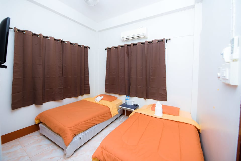 Twin Room  | WiFi (free)