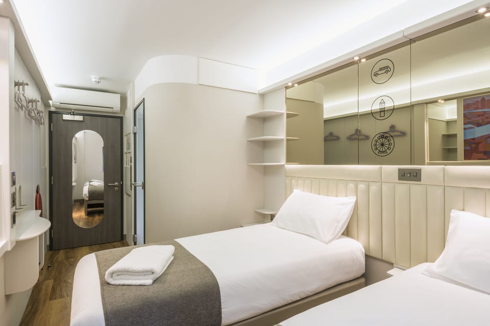 Premium bedding, in-room safe, desk, blackout drapes