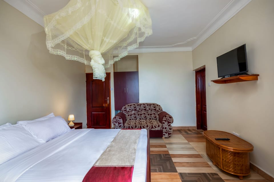 In-room safe, desk, soundproofing, free WiFi