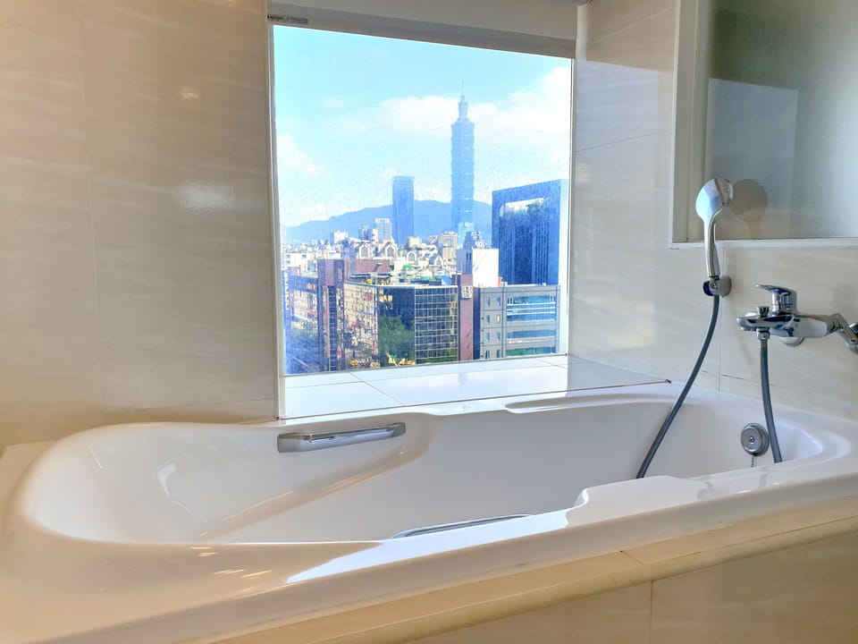 Supreme Deluxe Room  | Deep soaking bathtub