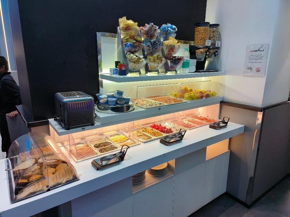 Daily buffet breakfast for a fee