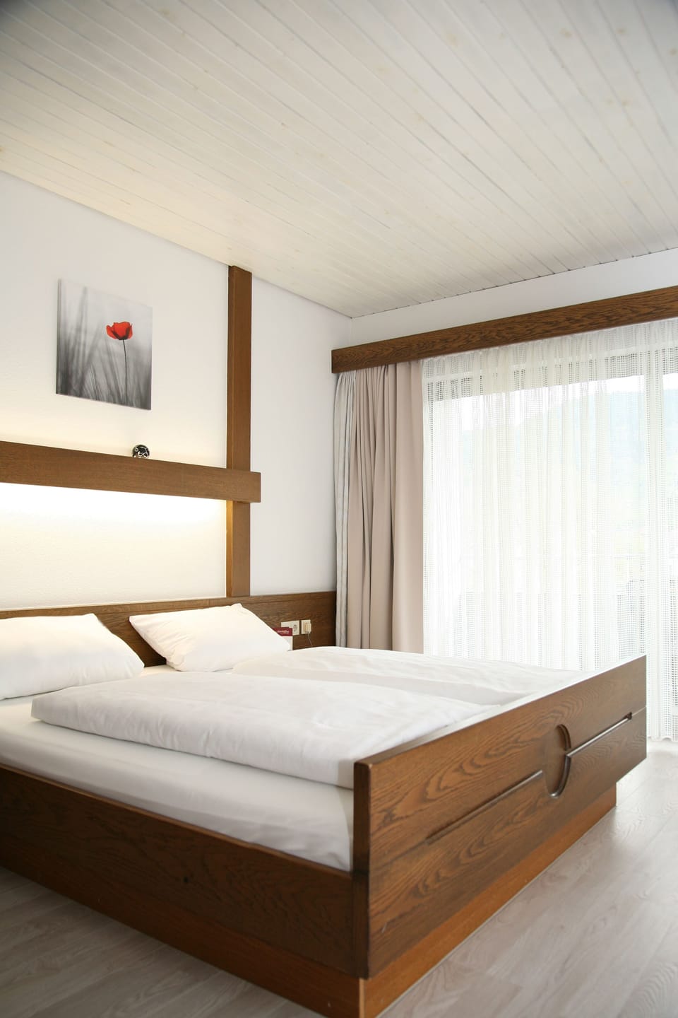 Family Room, Balcony (Main Building) | Hypo-allergenic bedding, desk, free WiFi, bed sheets