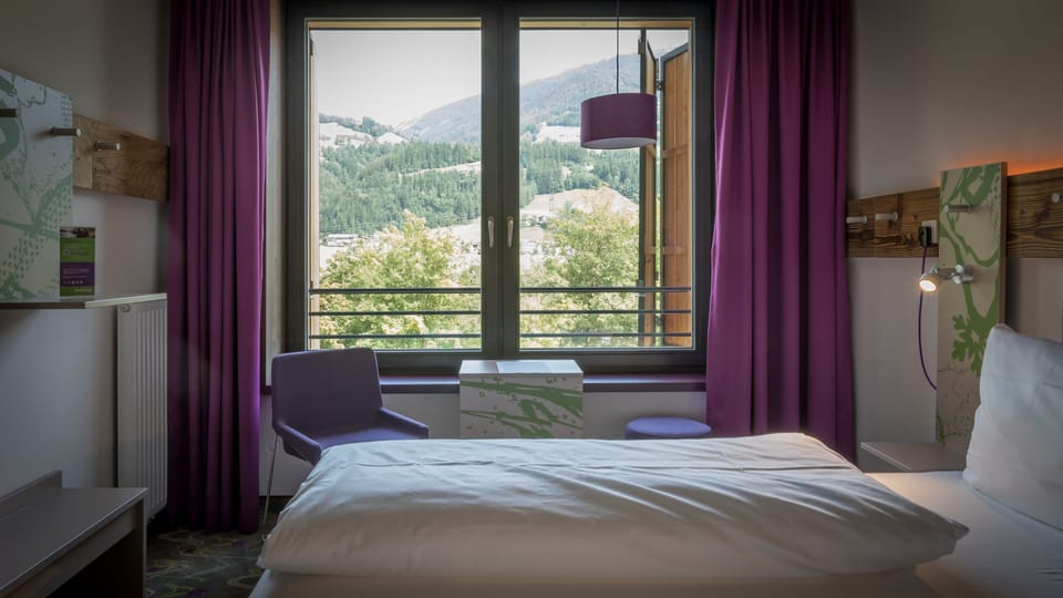Hypo-allergenic bedding, in-room safe, blackout drapes, soundproofing