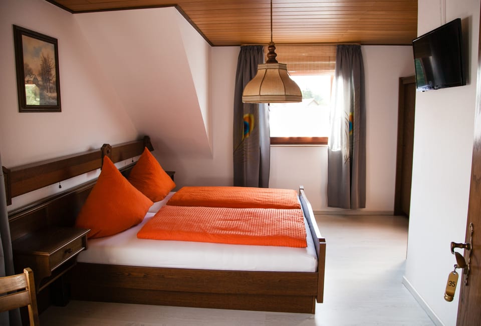 Cribs/infant beds, free WiFi, bed sheets