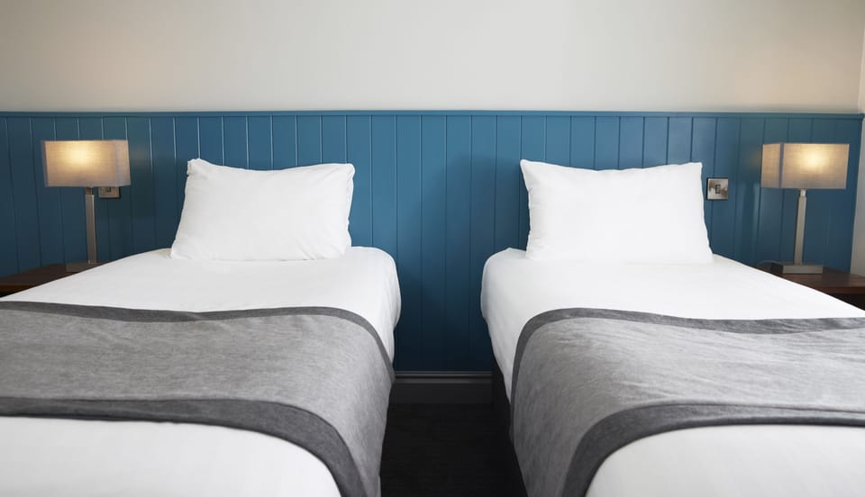 Twin Room | Free WiFi, bed sheets