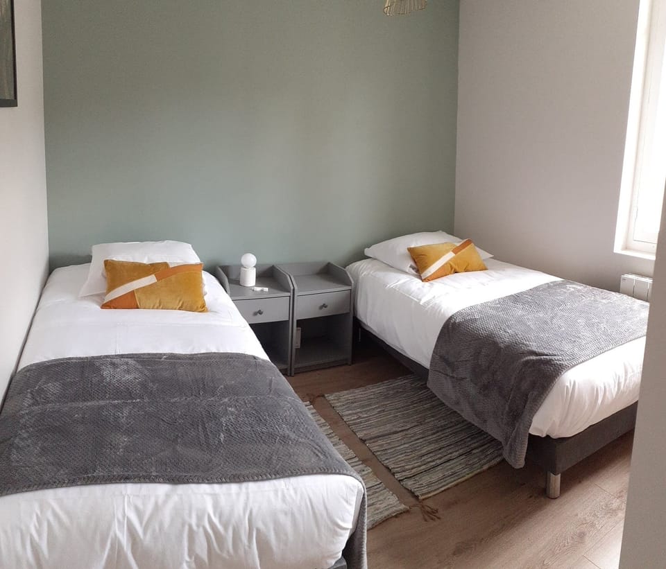 Twin Room, Ensuite (Vue village)