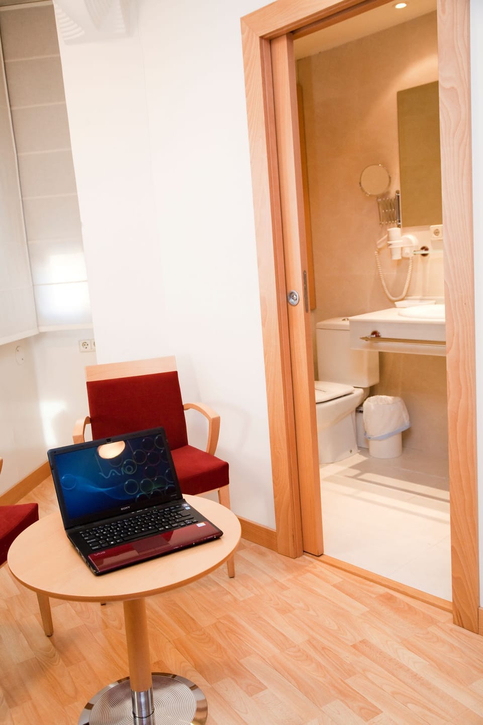 Habitación Doble Superior con 2 camas y vistas | Hypo-allergenic bedding, down comforters, minibar, desk