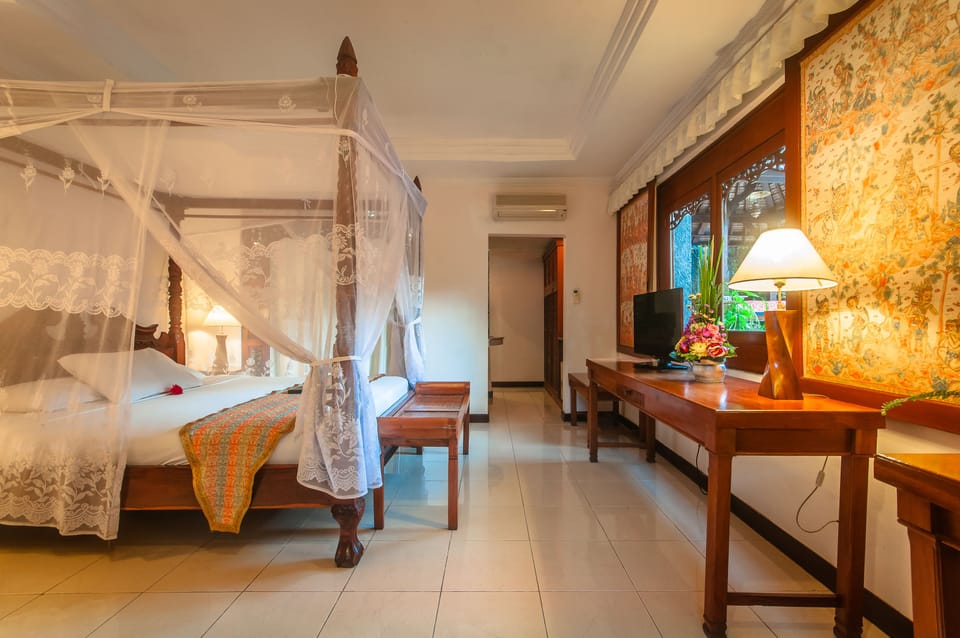 1 bedroom, premium bedding, minibar, in-room safe