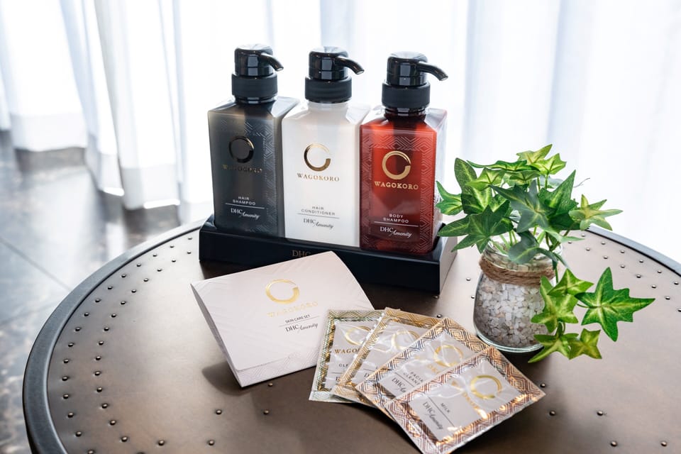 Deluxe Suite | In-room safe, blackout drapes, iron/ironing board, free WiFi