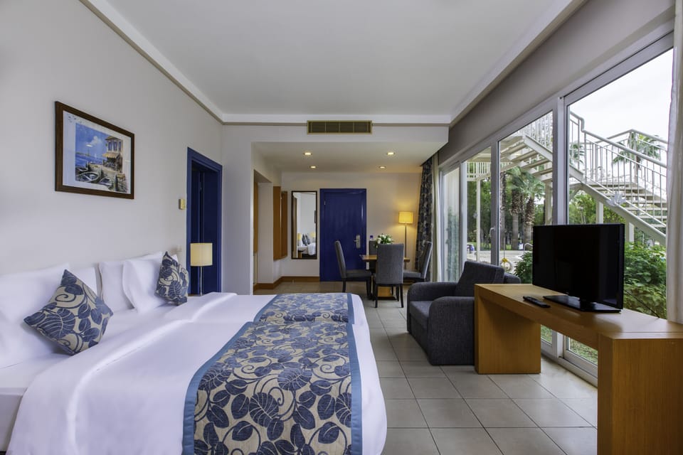 Suite, Sea View | Room amenity