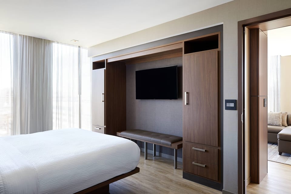 Suite, 1 Bedroom, City View | Premium bedding, in-room safe, desk, laptop workspace