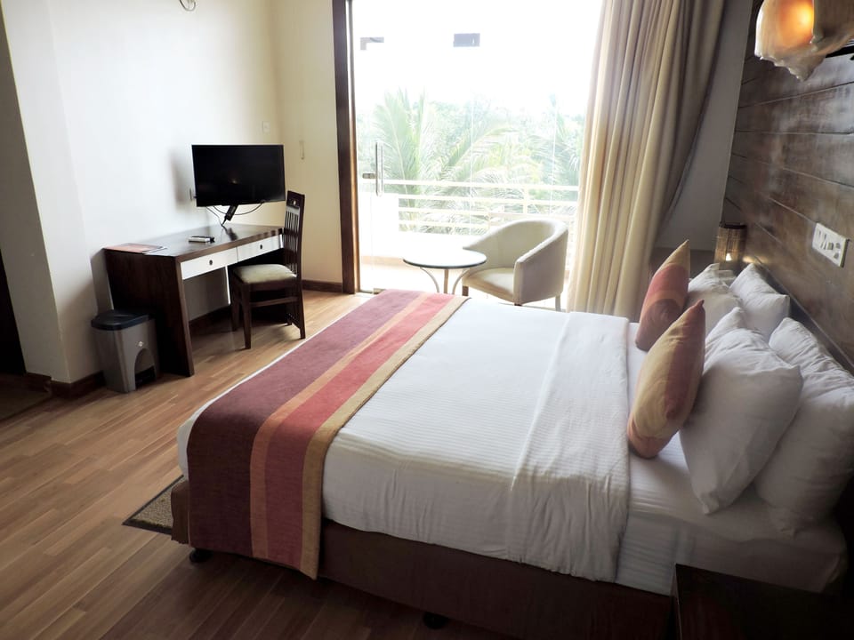 Deluxe Double Room | Desk, iron/ironing board, free cribs/infant beds, free WiFi