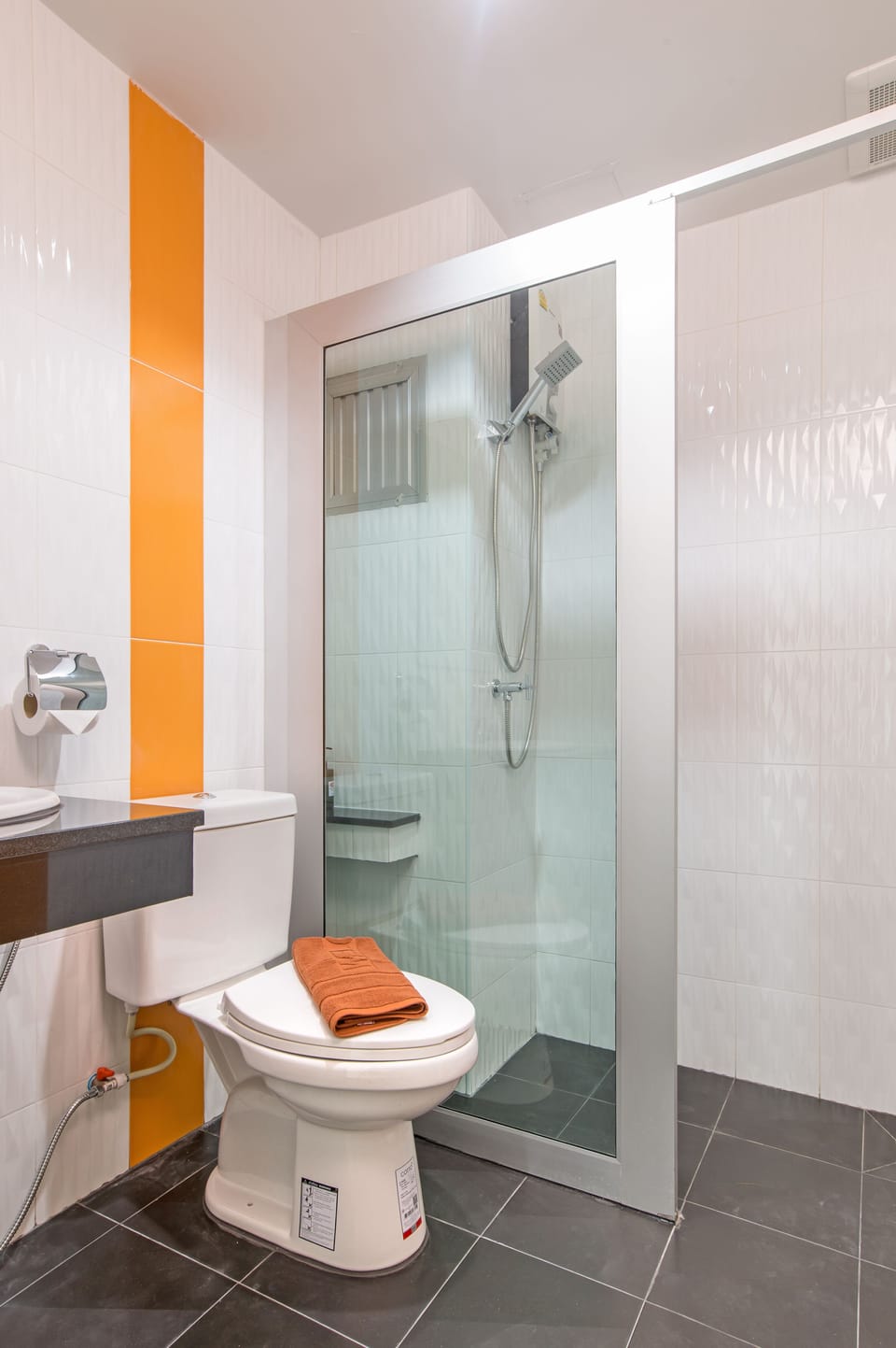 Superior Double Room  | Bathroom | Shower, rainfall showerhead, free toiletries, hair dryer