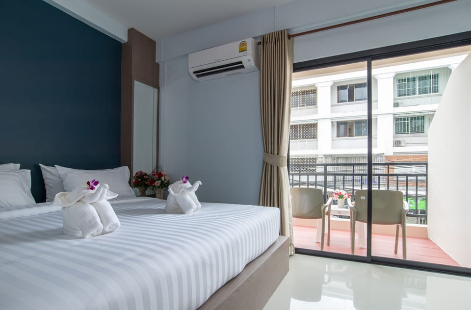 Deluxe Double Room with Balcony | In-room safe, desk, blackout drapes, free WiFi