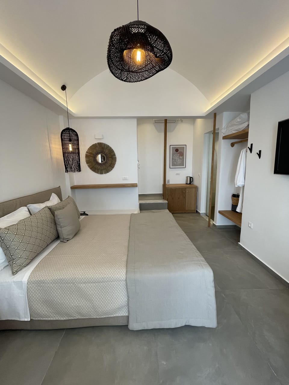 Suite with Outdoor Hot Tub and Sea View | In-room safe, blackout drapes, soundproofing, iron/ironing board