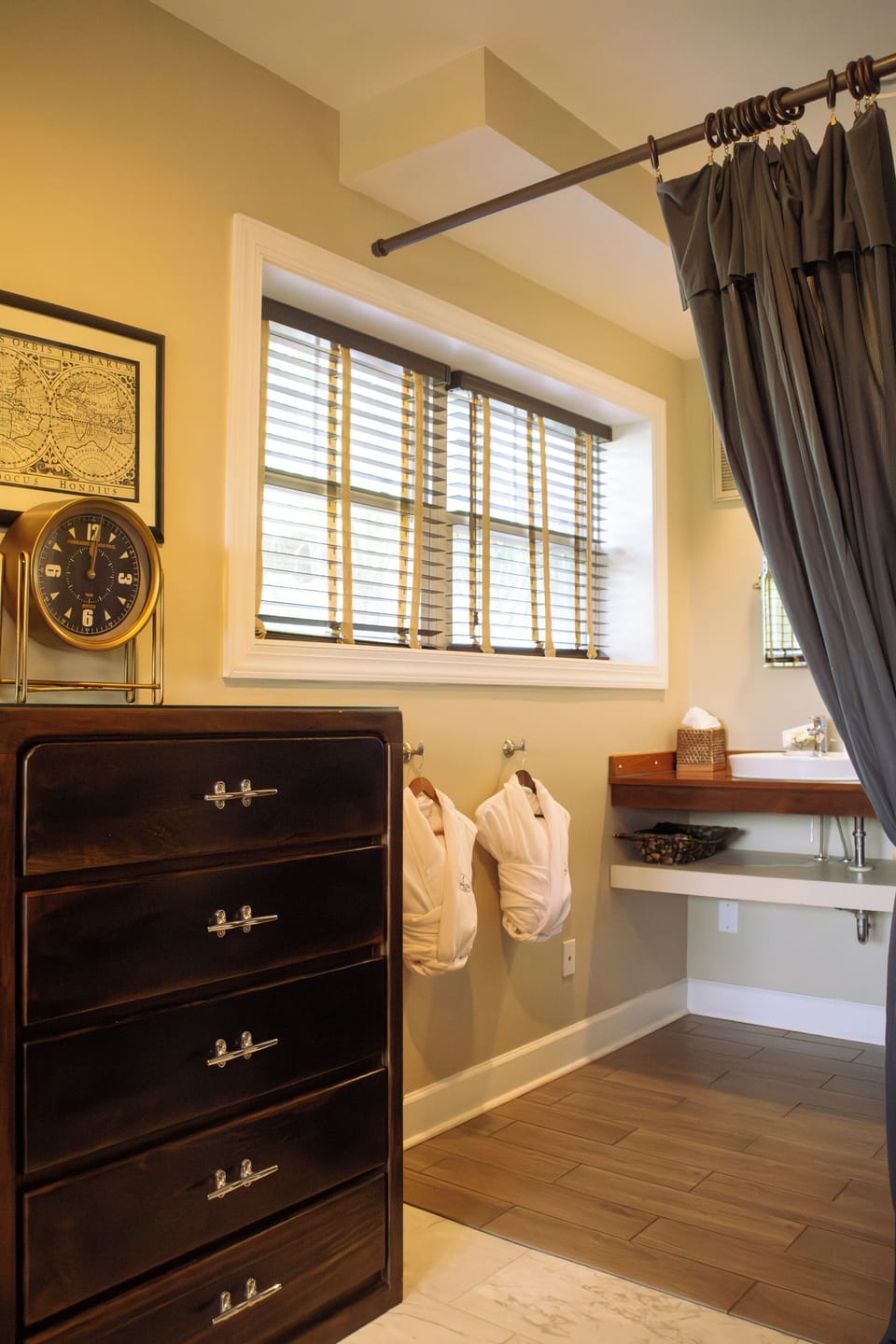 Room | Bathroom | Combined shower/tub, deep soaking tub, rainfall showerhead